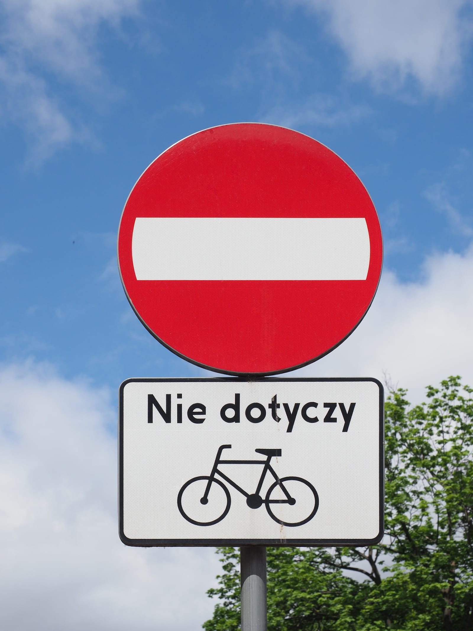 tabliczka nie dotyczy rowerów