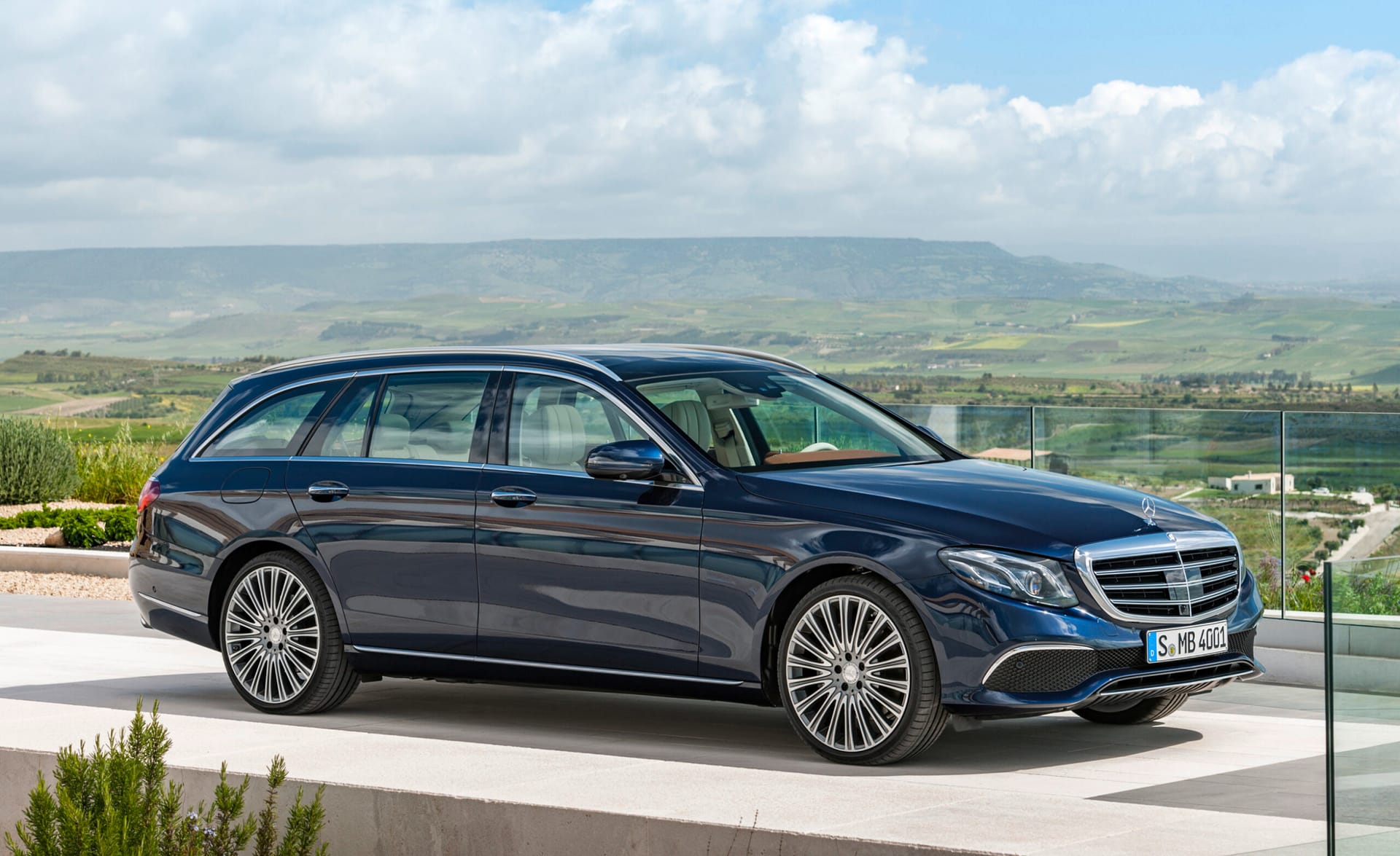 Mercedes-Benz E_01