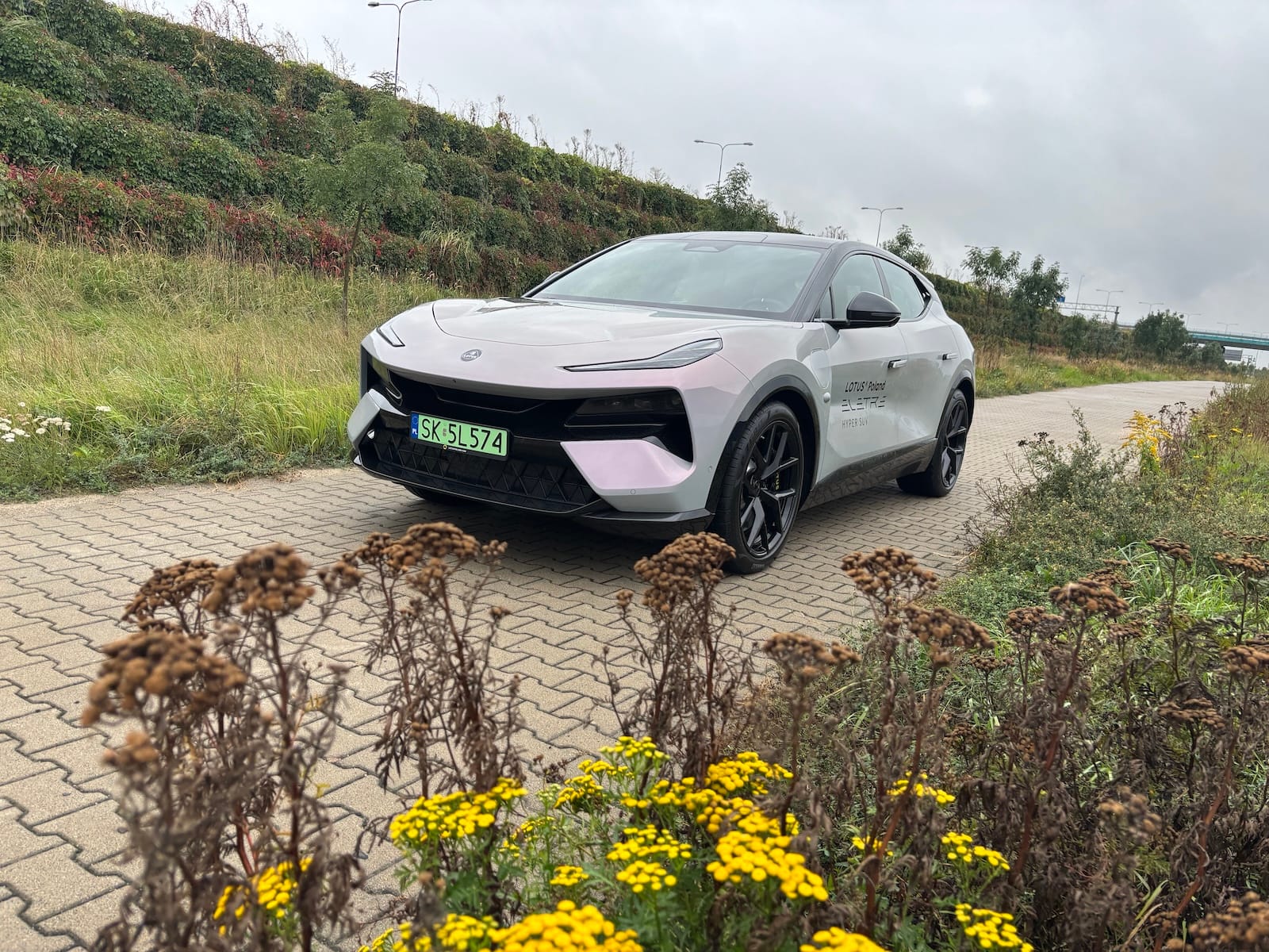 Lotus Eletre 600