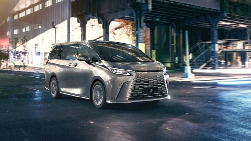 2024 Lexus LM