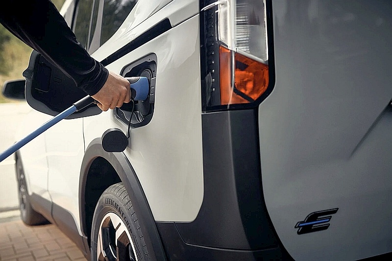 2024 Ford E-Tourneo Courier