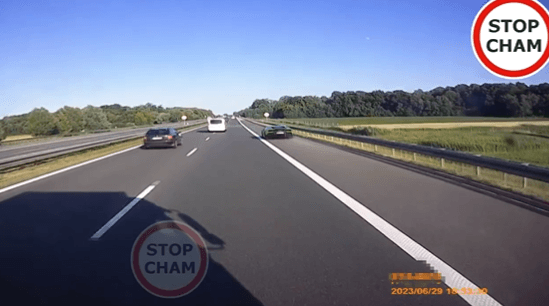 Zielone Lamborghini sieje postrach na polskich drogach. Fot. Stop Cham/Twitter