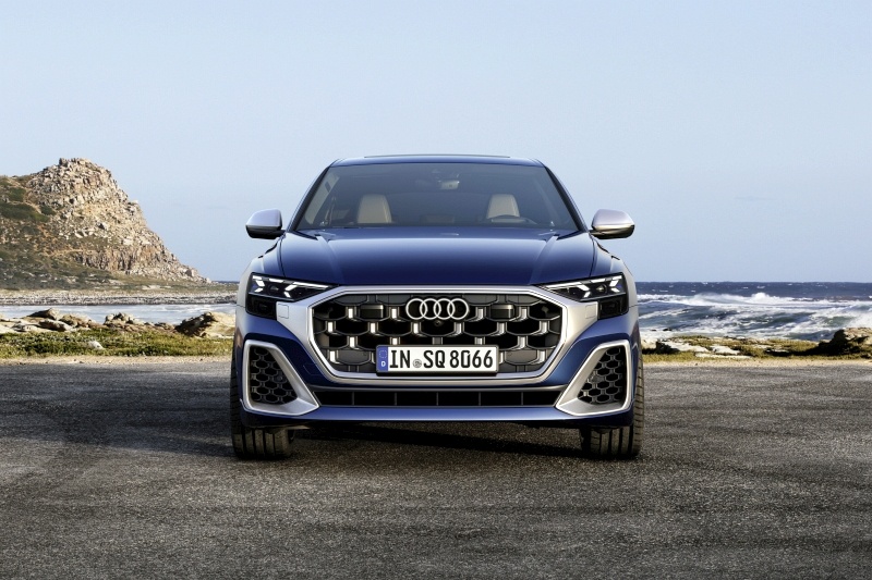 2024 Audi sQ8