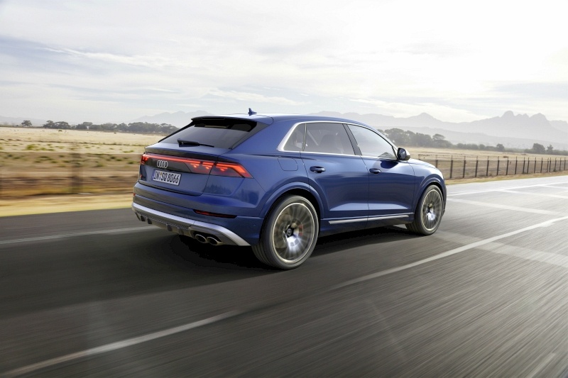 2024 Audi sQ8