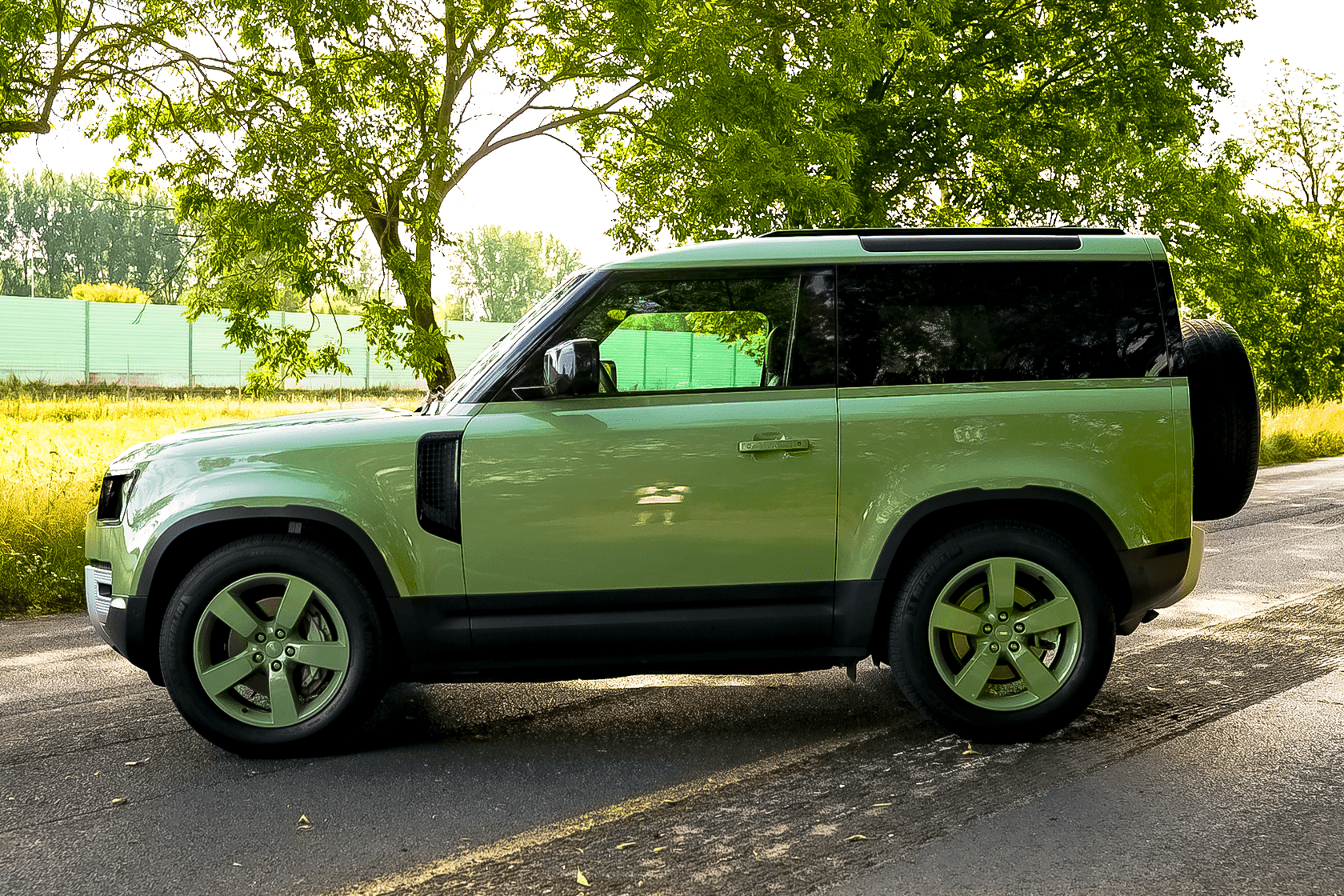 Land Rover Defender 90