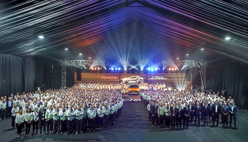 300 mln aut Toyoty
