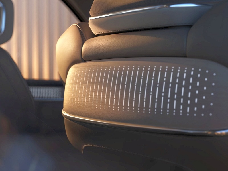 Volvo EM90