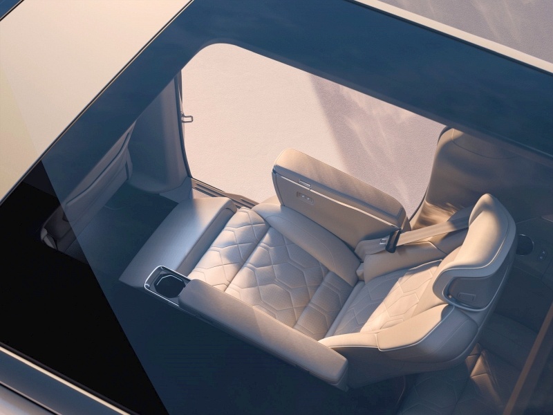 Volvo EM90