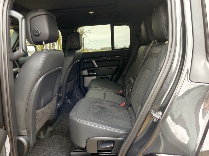 Land Rover Defender 130 V8 - 2 rząd