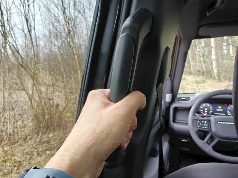 Land Rover Defender 130 V8 - uchwyt