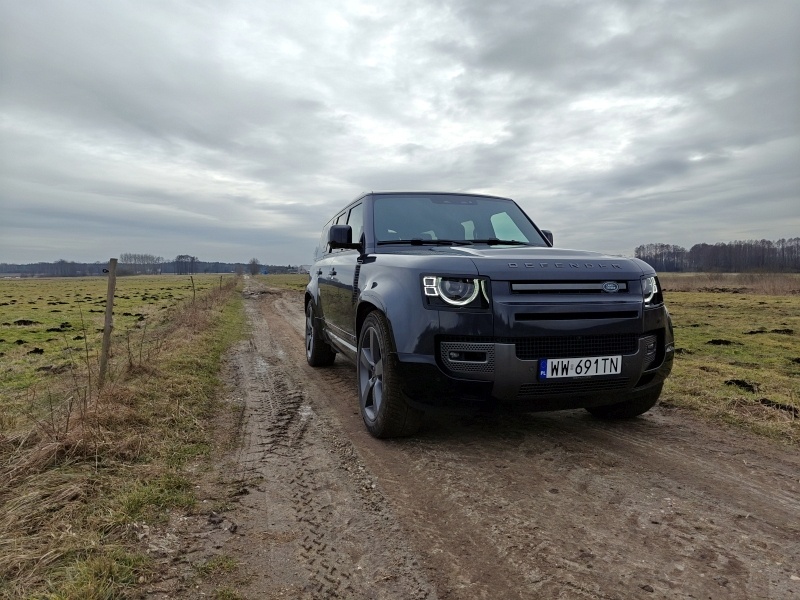 Land Rover Defender 130 V8 - przód