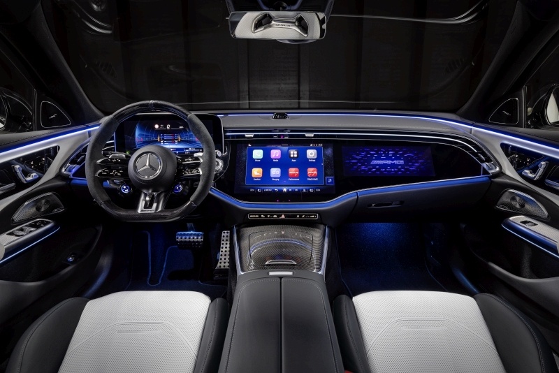 2024 Mercedes-AMG E53 4Matic+ - kokpit