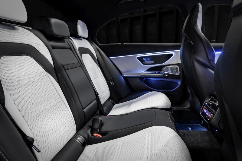 2024 Mercedes-AMG E53 4Matic+ - kanapa