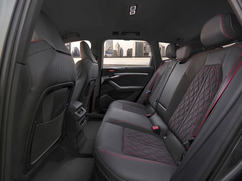 Audi Q6 e-tron - kanapa