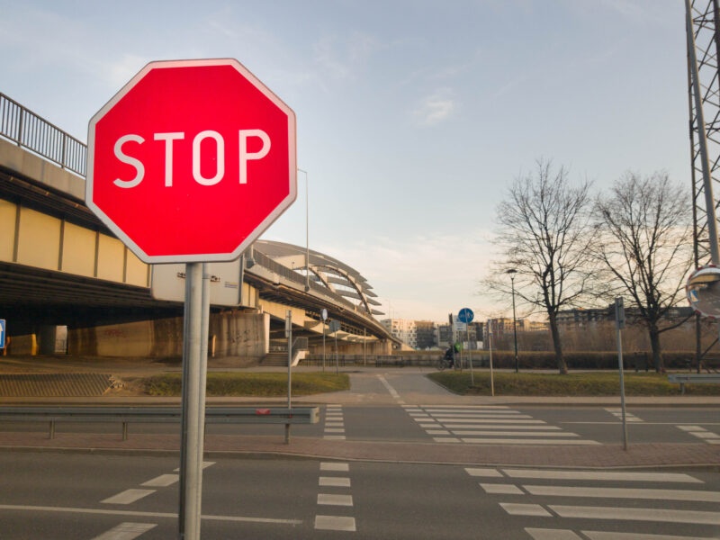 znak drogowy Stop