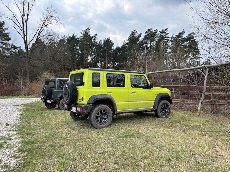 Suzuki Jimny 5d bok/tył