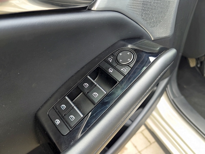 2024 Mazda 3 e-Skyactiv-X - przyciski