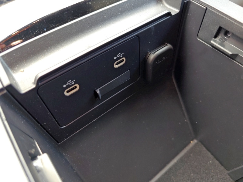2024 Mazda 3 e-Skyactiv-X - USB