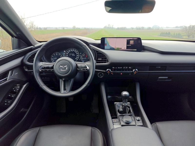 2024 Mazda 3 e-Skyactiv-X - deska rozdzielcza