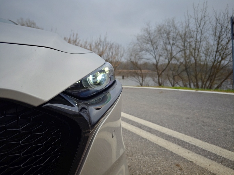 2024 Mazda 3 e-Skyactiv-X - lampa