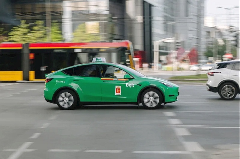 Bolt tesla