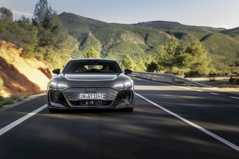 2025 Audi e-tron GT - przód