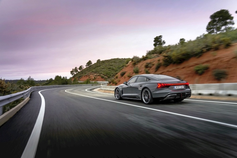 2025 Audi e-tron GT - tył