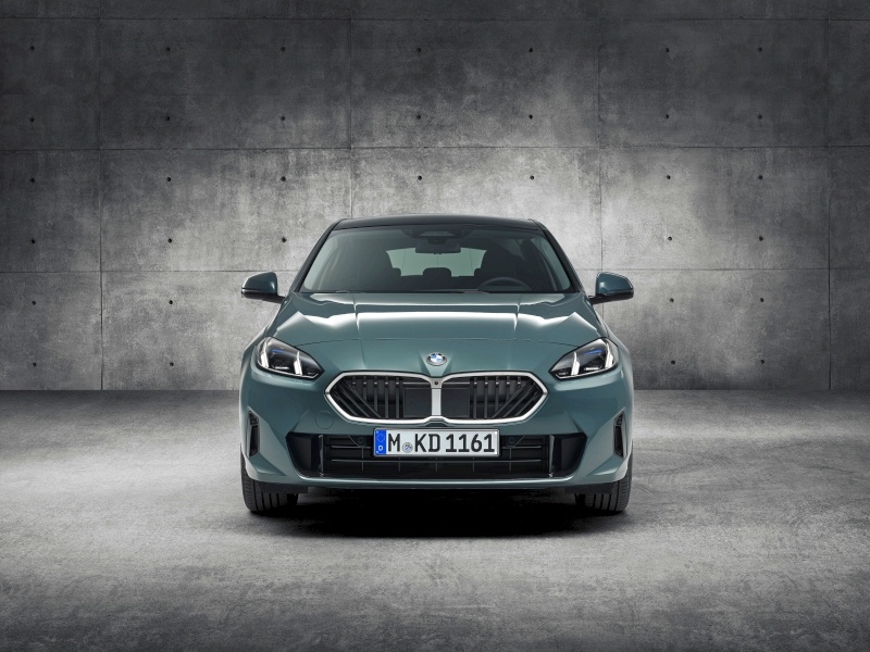 2025 BMW 1 - przód