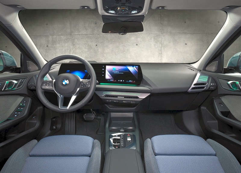 2025 BMW 1 - kokpit