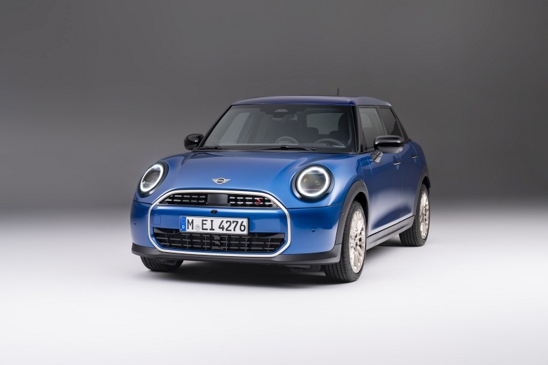 2025 Mini 5d - przód