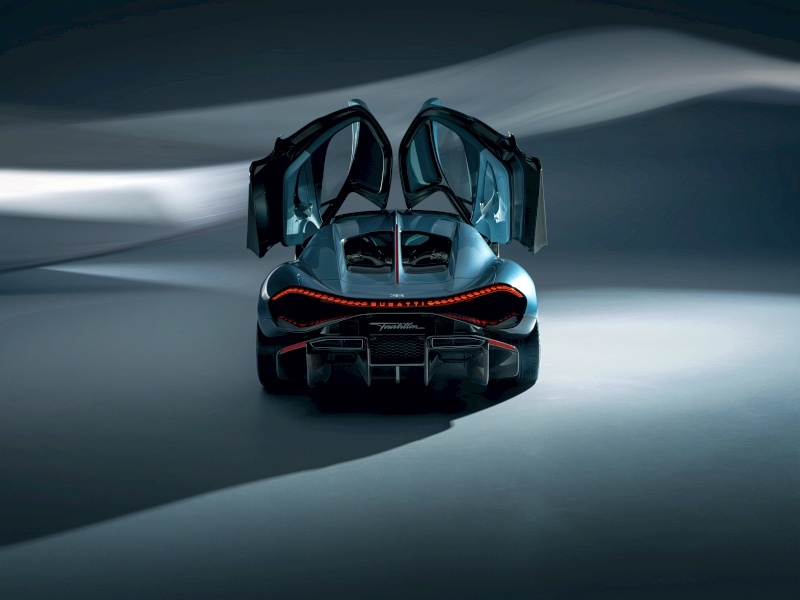 Bugatti Tourbillon - tył