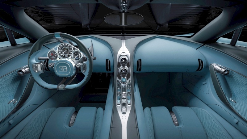 Bugatti Tourbillon - kokpit