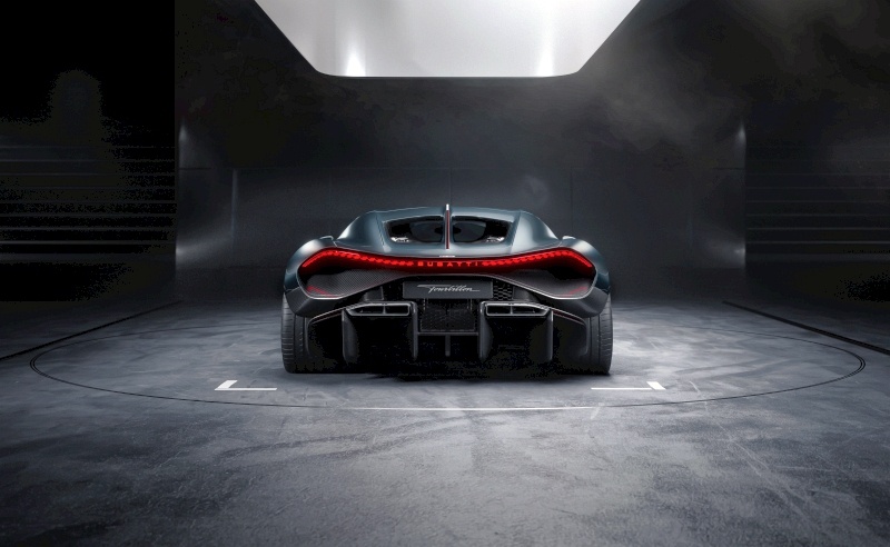 Bugatti Tourbillon - tył