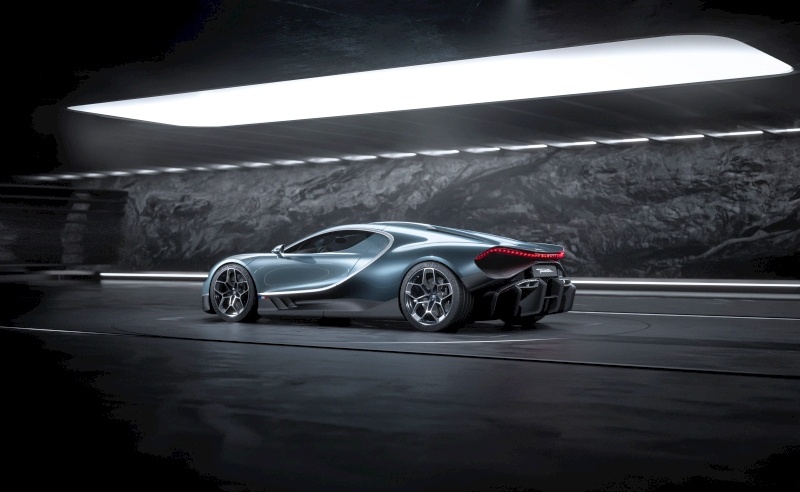 Bugatti Tourbillon - tył