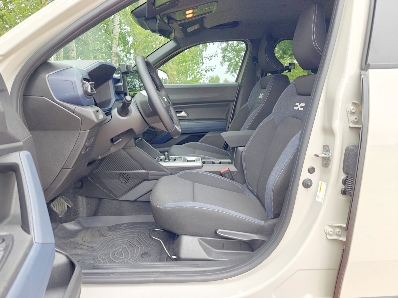 Dacia Duster III Hybrid 140 - fotele
