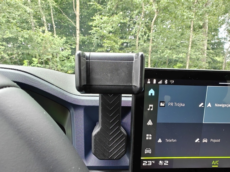 Dacia Duster III Hybrid 140 - uchwyt