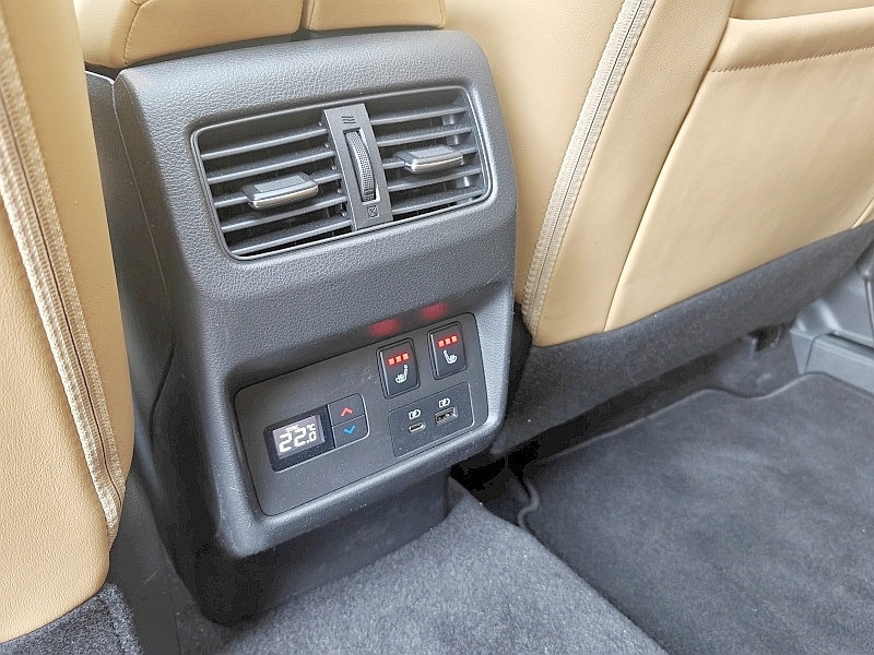 Nissan X-Trail e-Power - konsola