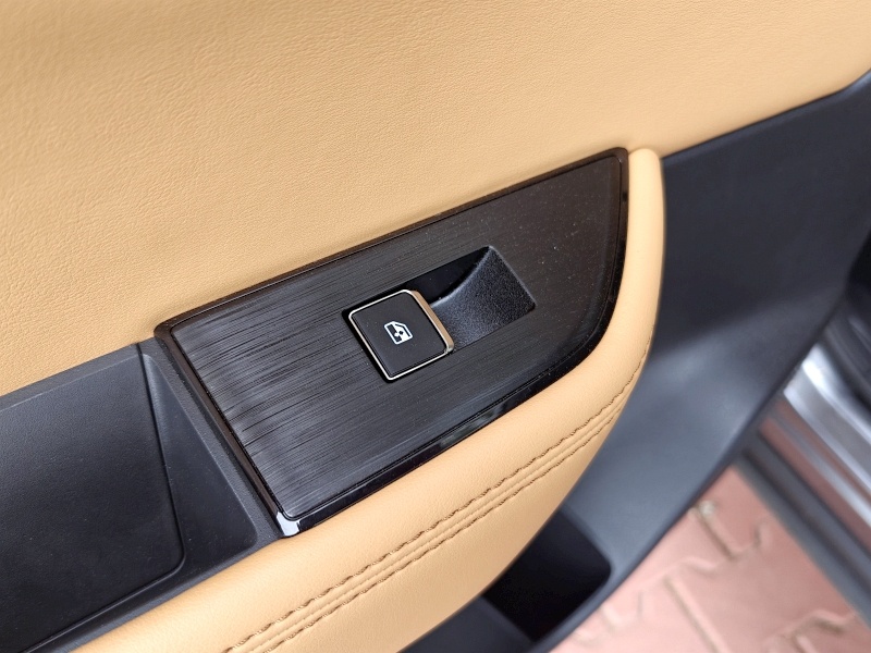 Nissan X-Trail e-Power - przycisk