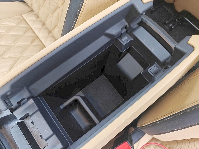 Nissan X-Trail e-Power - schowek