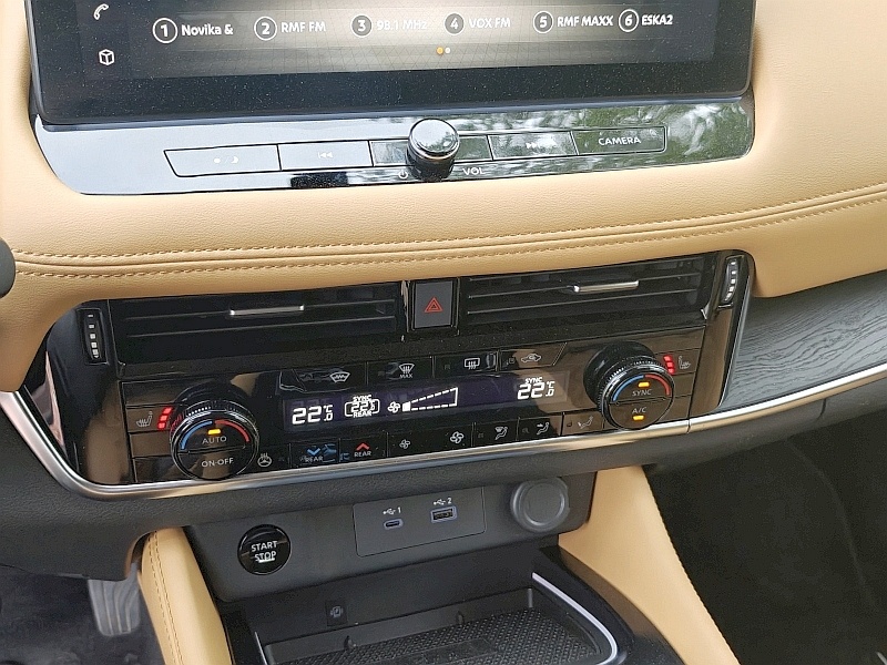 Nissan X-Trail e-Power - panel klimatyzacji