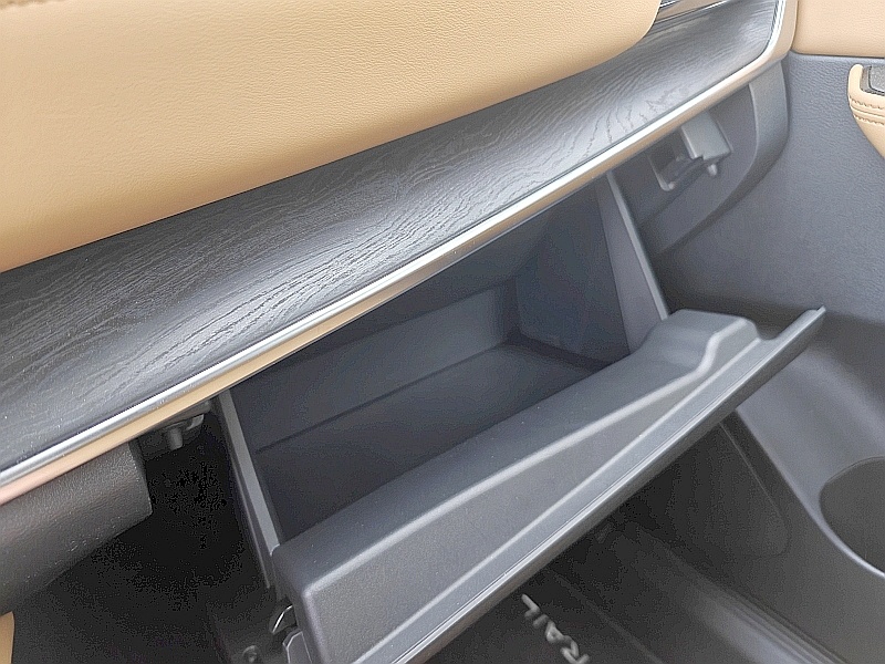 Nissan X-Trail e-Power - schowek