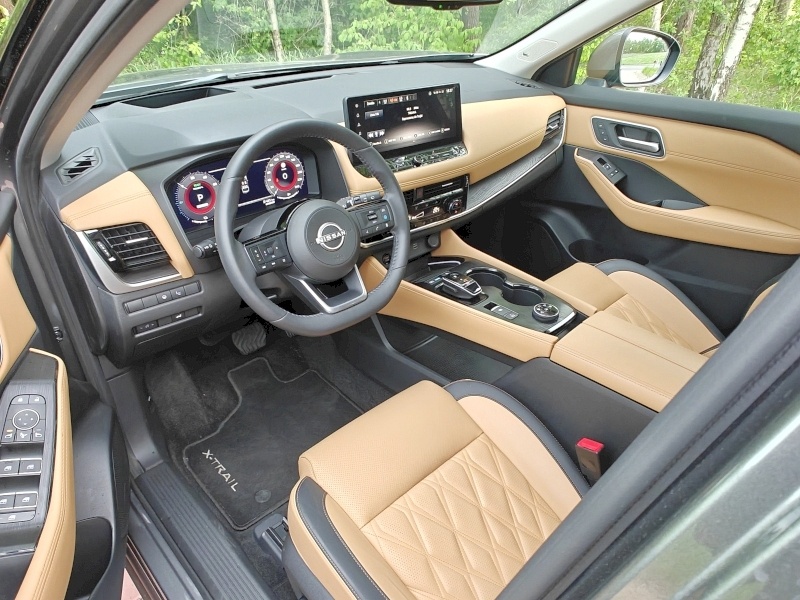 Nissan X-Trail e-Power - kokpit