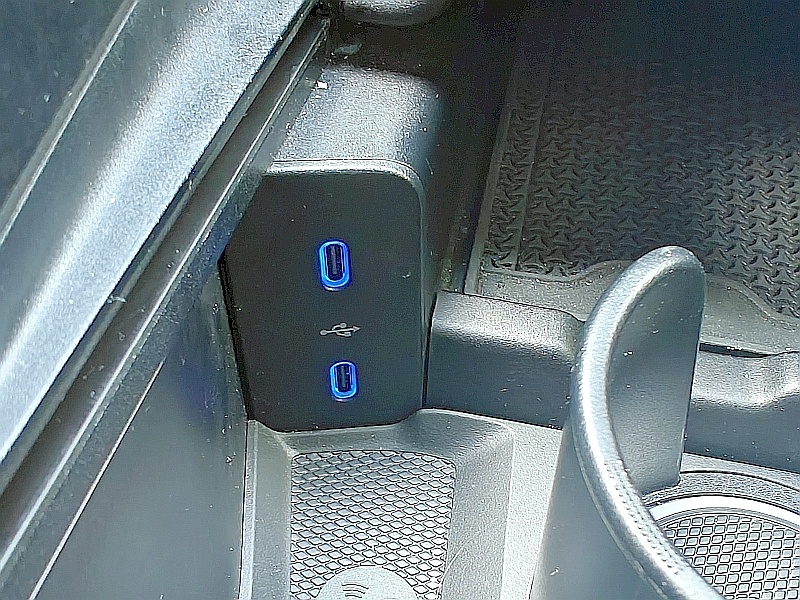 2024 Mercedes E 220 d - USB-C