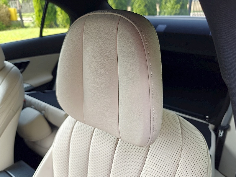 2024 Mercedes E 220 d - zagłówek