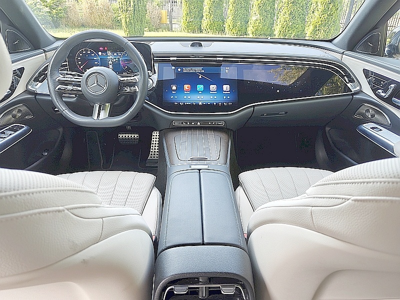 2024 Mercedes E 220 d - kokpit