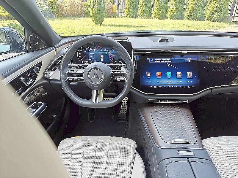 2024 Mercedes E 220 d - kokpit