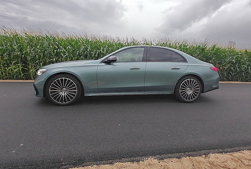 2024 Mercedes E 220 d - bok
