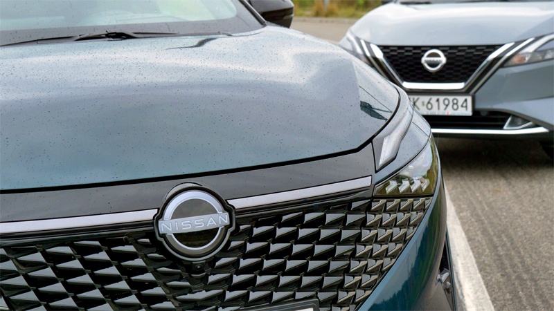 Nissan Qashqai dwie generacje zneczek