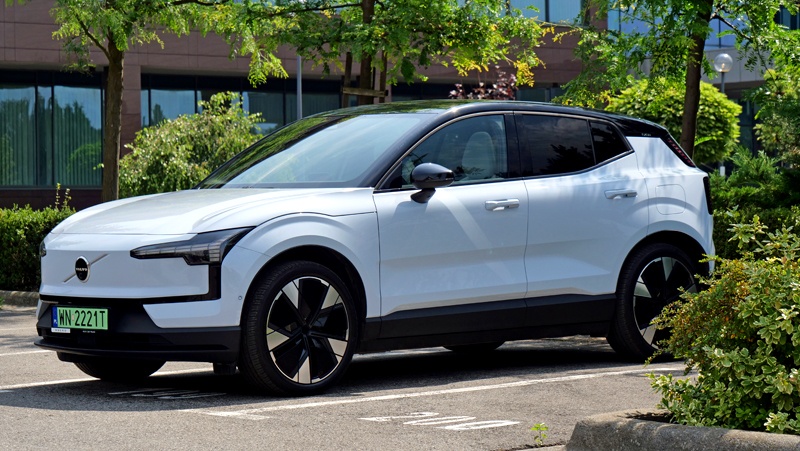 Volvo EX30 bok