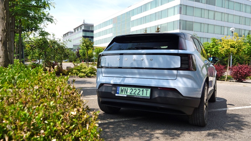 Volvo EX30 tył